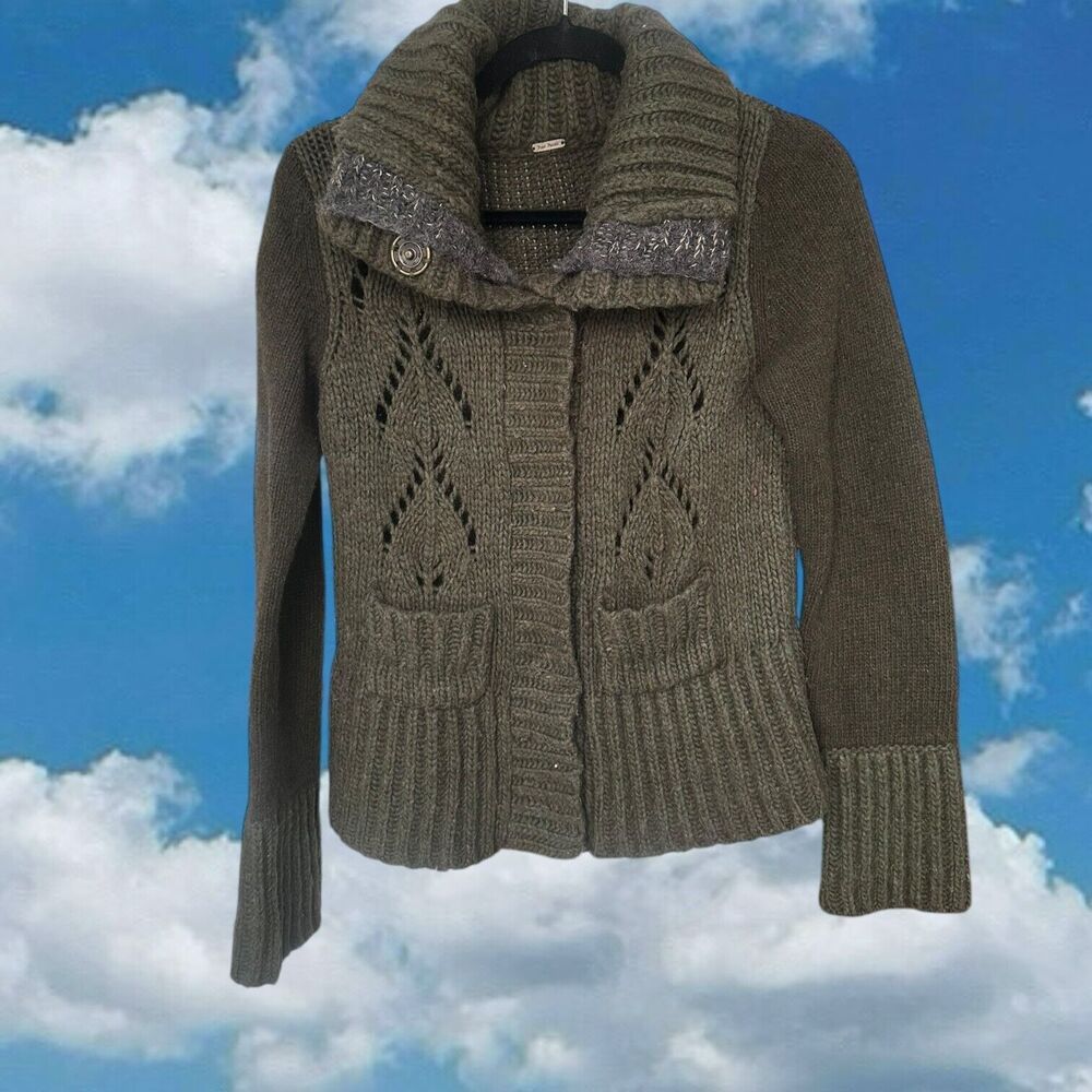Free People Chunky Cable Knit Cardigan Sweater Wool Blend Size Small Snap Button